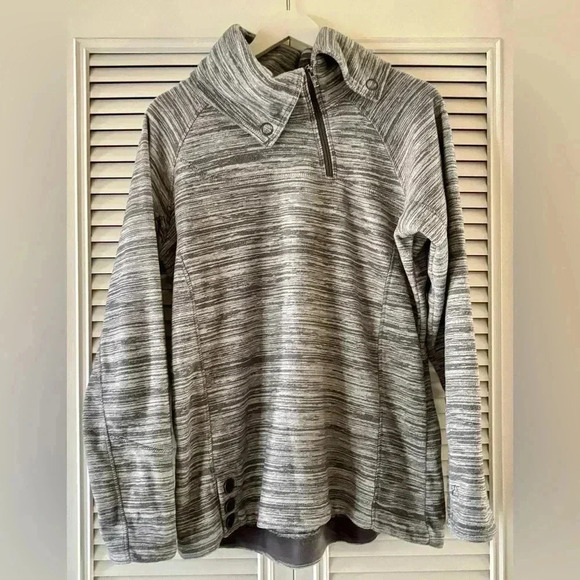 Avalanche Women’s Gray Fleece Sweatshirt Funnel Neck Buttons Thumb Holes SZ L - Picture 1 of 6
